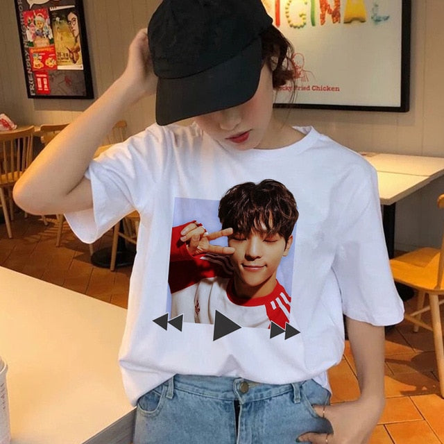 Stray Kids T-Shirt 90s Streetwear Summer T-shirts Stray Kids Women Top Female Hip Hop Clothes O-neck Casual Lady Tees Tops Shirts