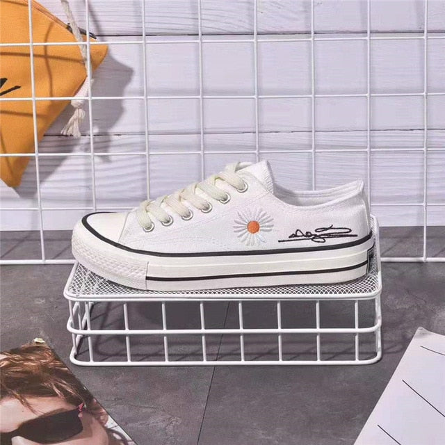 KPOP G-Dragon Embroidery Daisy Canvas Shoes